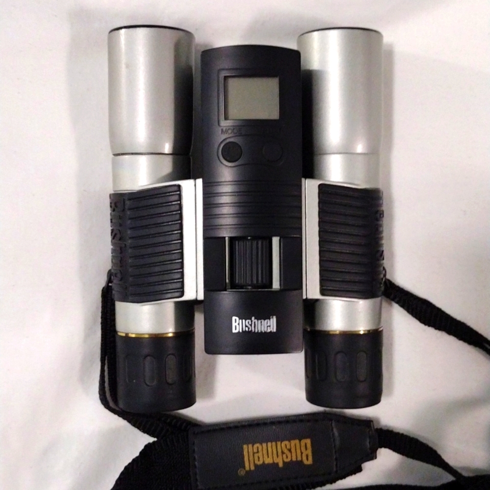 Bushnell Binoculars Camera & Case Model 110512 view 4000 yards Golf Hunting